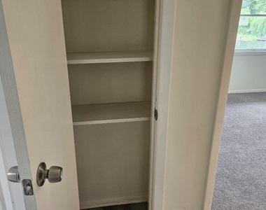 112 Ringwood Ave - Photo Thumbnail 13