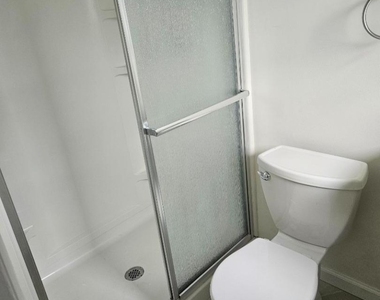 112 Ringwood Ave - Photo Thumbnail 10