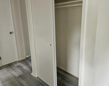 112 Ringwood Ave - Photo Thumbnail 7