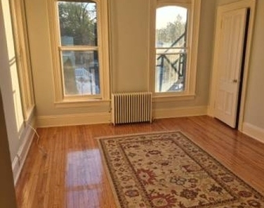 810 Old York Rd - Photo Thumbnail 2