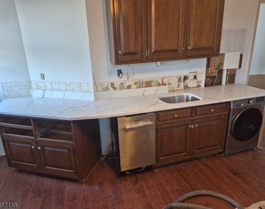 810 Old York Rd - Photo Thumbnail 8