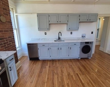 810 Old York Rd - Photo Thumbnail 5
