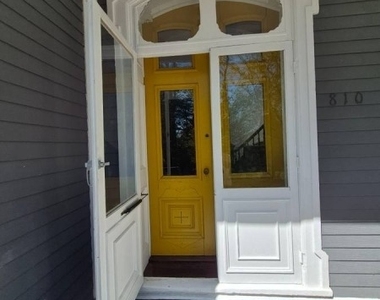 810 Old York Rd - Photo Thumbnail 4