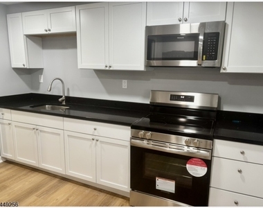 253 Washington St - Photo Thumbnail 1