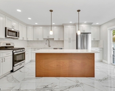 283 S Michigan Ave - Photo Thumbnail 11