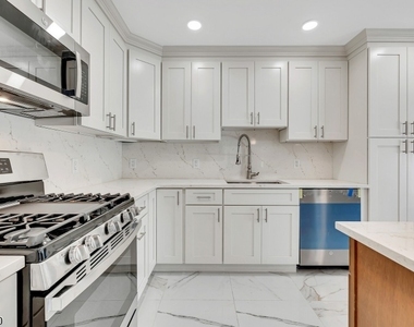 283 S Michigan Ave - Photo Thumbnail 15