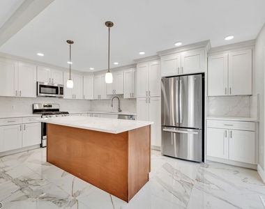 283 S Michigan Ave - Photo Thumbnail 13
