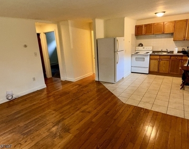 29 Brady Blvd Unit 6 - Photo Thumbnail 3