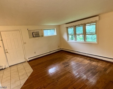 29 Brady Blvd Unit 6 - Photo Thumbnail 4