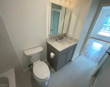 6 E Blackwell St - Photo Thumbnail 12