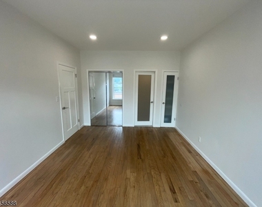 6 E Blackwell St - Photo Thumbnail 9