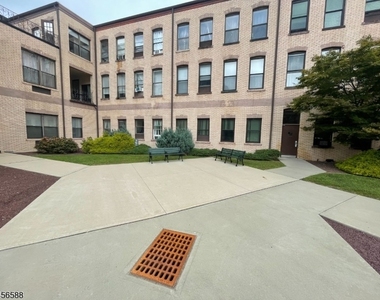 6 E Blackwell St - Photo Thumbnail 13