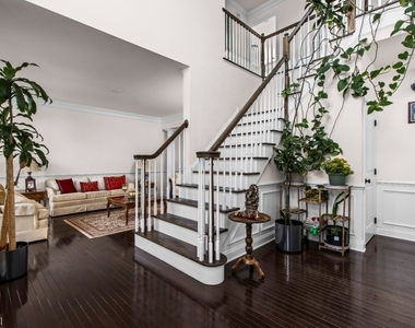 5 Pfrommer Ave - Photo Thumbnail 2