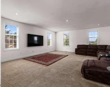 5 Pfrommer Ave - Photo Thumbnail 9