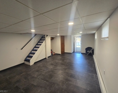 16 W Sterling St - Photo Thumbnail 33