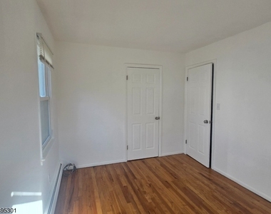 16 W Sterling St - Photo Thumbnail 25