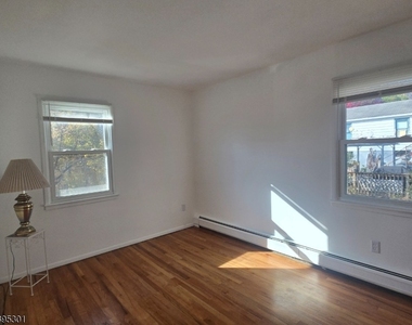 16 W Sterling St - Photo Thumbnail 23