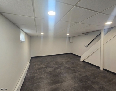 16 W Sterling St - Photo Thumbnail 34
