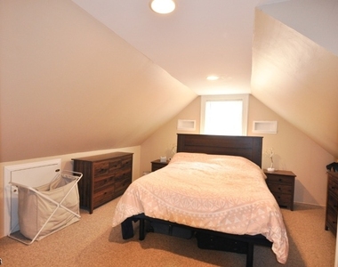 331 Center St - Photo Thumbnail 15