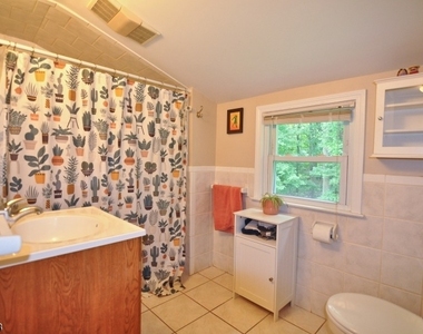 331 Center St - Photo Thumbnail 13