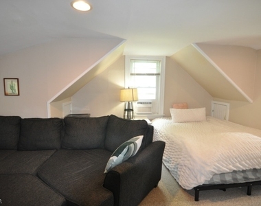 331 Center St - Photo Thumbnail 11
