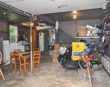331 Center St - Photo Thumbnail 17