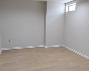 9 Prescott Ct - Photo Thumbnail 3