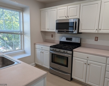 9 Prescott Ct - Photo Thumbnail 7