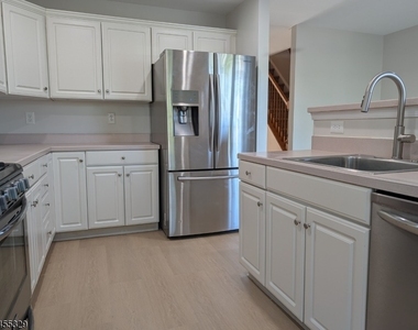 9 Prescott Ct - Photo Thumbnail 8