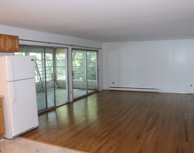 370 D Lake Shore South O4 - Photo Thumbnail 1