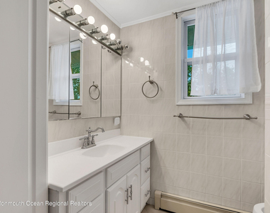 370 W Park Avenue - Photo Thumbnail 20