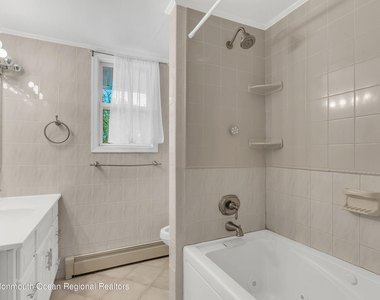 370 W Park Avenue - Photo Thumbnail 21