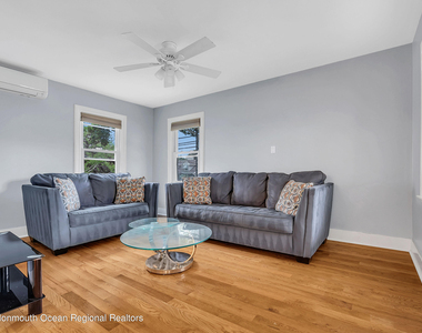 370 W Park Avenue - Photo Thumbnail 9