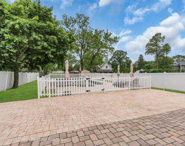 370 W Park Avenue - Photo Thumbnail 23