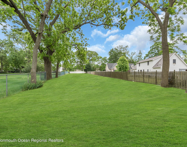 370 W Park Avenue - Photo Thumbnail 4