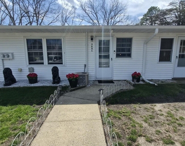 308 Malvern Court - Photo Thumbnail 10