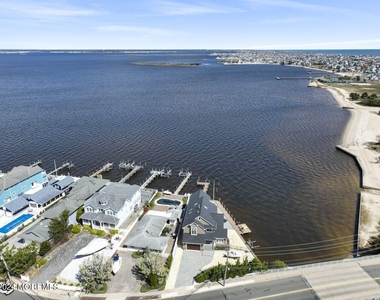 1 Pershing Boulevard - Photo Thumbnail 48