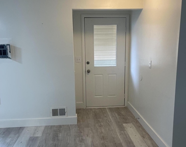 141 Aster Court - Photo Thumbnail 2