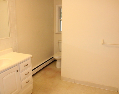 254 Admiral Avenue - Photo Thumbnail 8