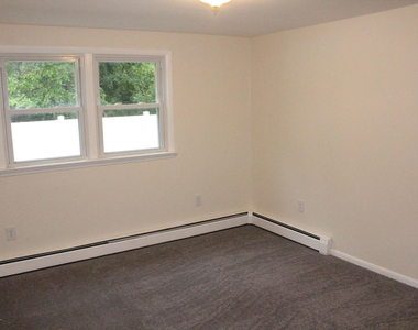 254 Admiral Avenue - Photo Thumbnail 5
