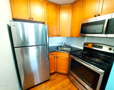 302 Fifth Avenue Avenue - Photo Thumbnail 5