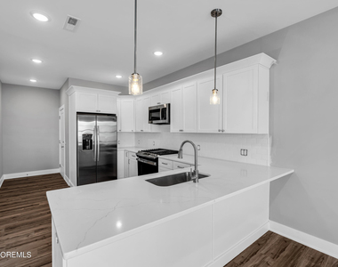 33 Union Avenue - Photo Thumbnail 9