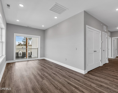 33 Union Avenue - Photo Thumbnail 17