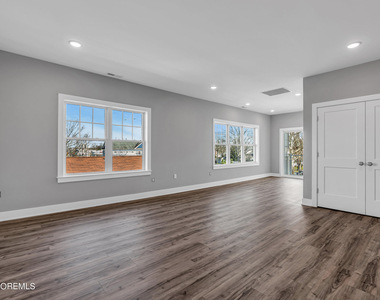 33 Union Avenue - Photo Thumbnail 14