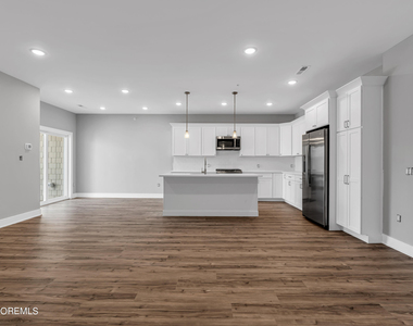 33 Union Avenue - Photo Thumbnail 27