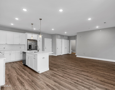 33 Union Avenue - Photo Thumbnail 32