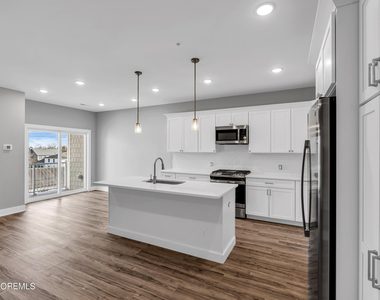 33 Union Avenue - Photo Thumbnail 28