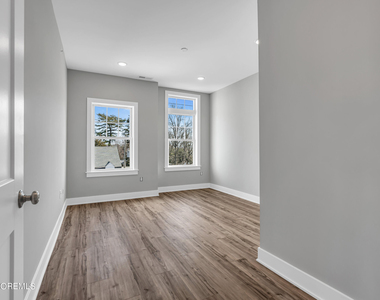 33 Union Avenue - Photo Thumbnail 21