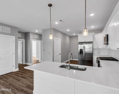 33 Union Avenue - Photo Thumbnail 11