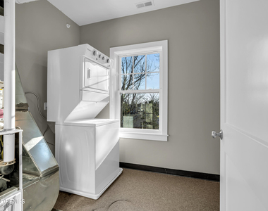 33 Union Avenue - Photo Thumbnail 38
